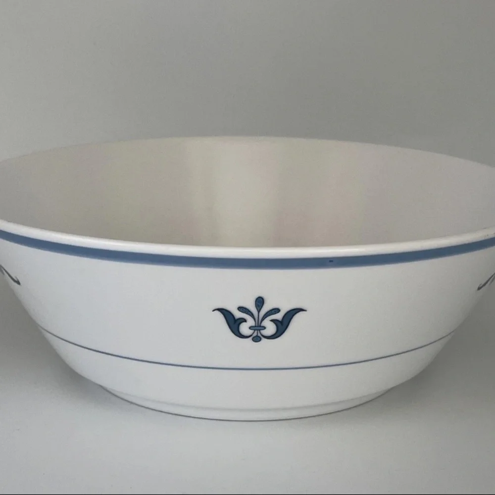 NORITAKE BLUE HAVEN VINTAGE SERVING BOWL 8.5 “ progression china